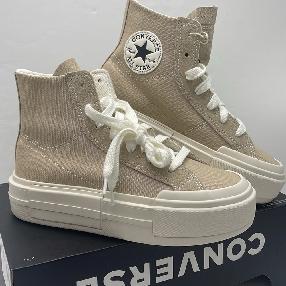 Converse WMNS Platform Sneakers A07209C
CTAS CRUISE HI
NUTTY GRANOLA/EGRET/BLACK - Picture 7 of 16